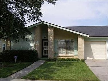 1st image of 2472 Woodmere Blvd