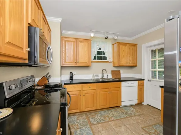 211 N Bridge St, Jonesville, NC 28642