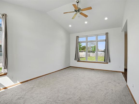 5th image of 1420 Deerfield Dr