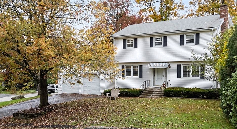 1st image of 76 Hillside Dr