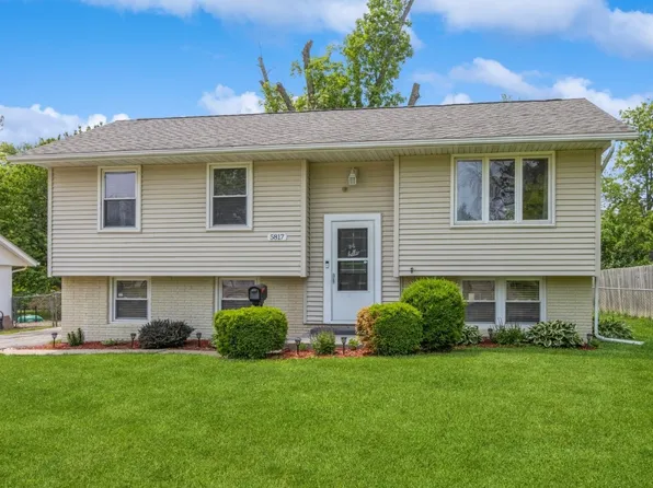 5817 Underwood Ave SW, Cedar Rapids, IA 52404