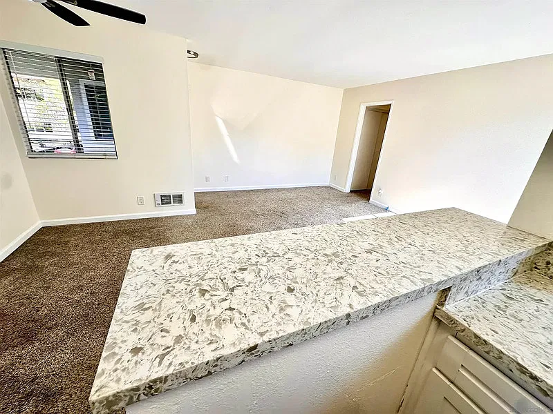 1 bed, 1.0 bath, 726 sqft, $1,763 — Photo 4