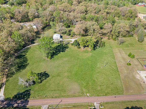 2nd image of 350 Country Club Rd
