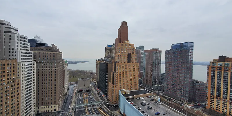 Rented by AZ REALTY NYC LLC | media 16