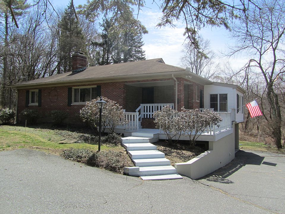 1st image of 8 Moseman Ave