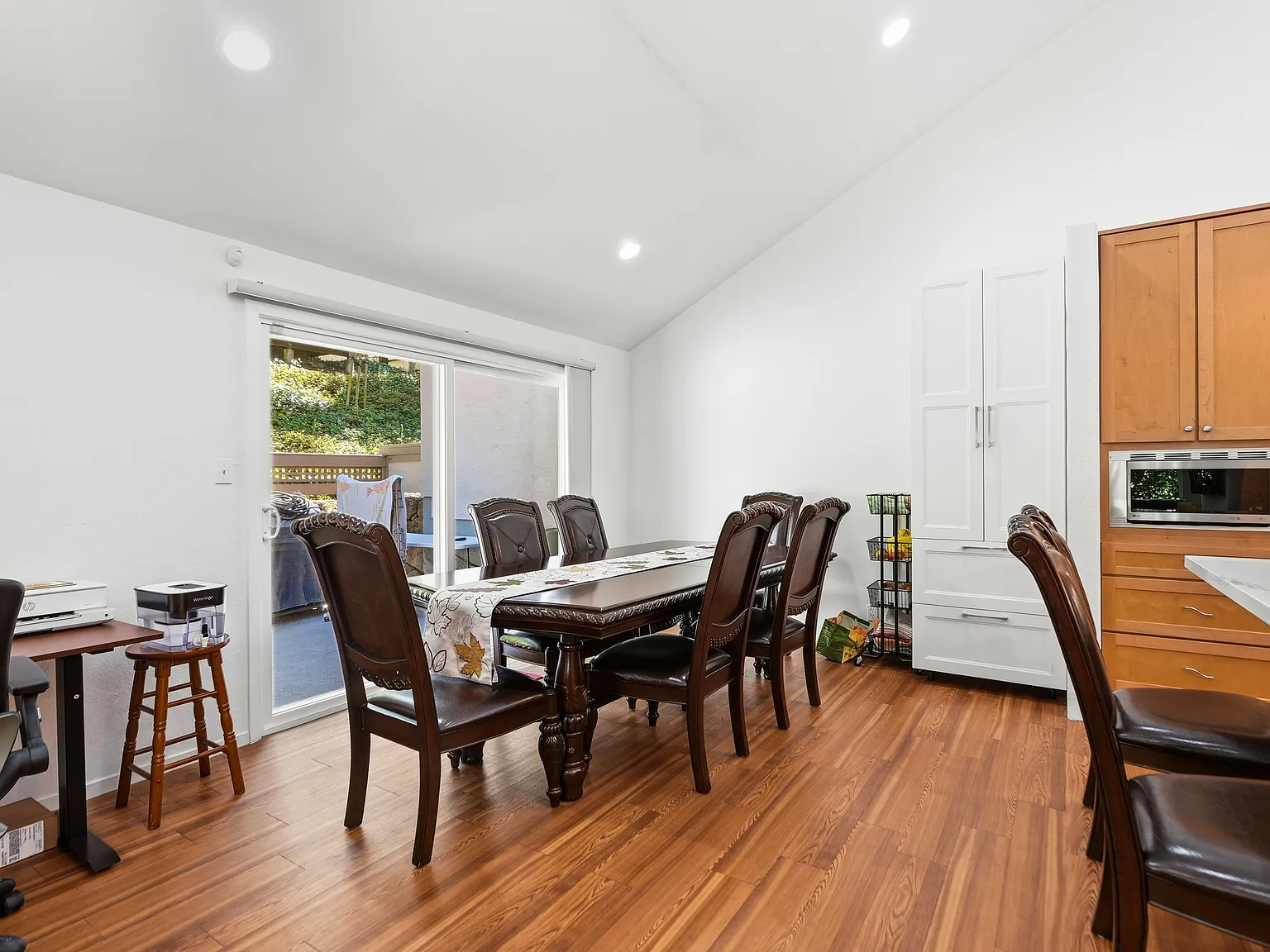 3 bed, 1937 sqft, $5,400 — Photo 2