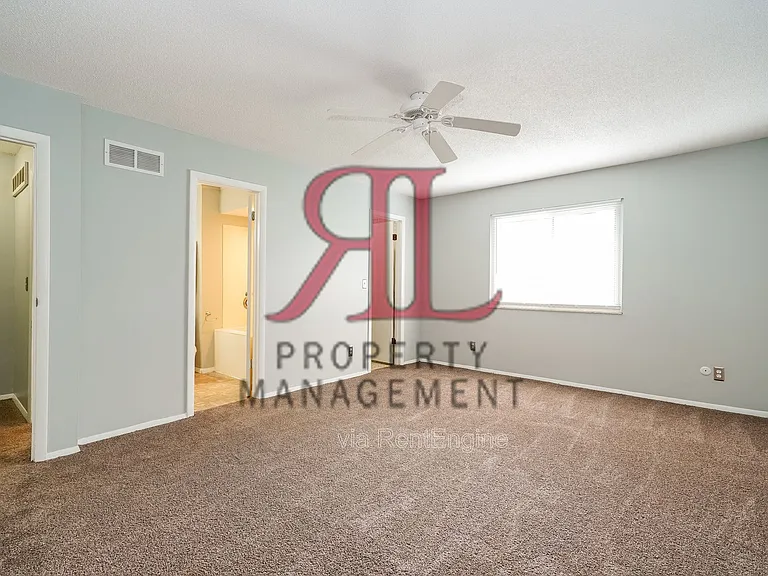 119 Stornoway Dr E — Photo 12