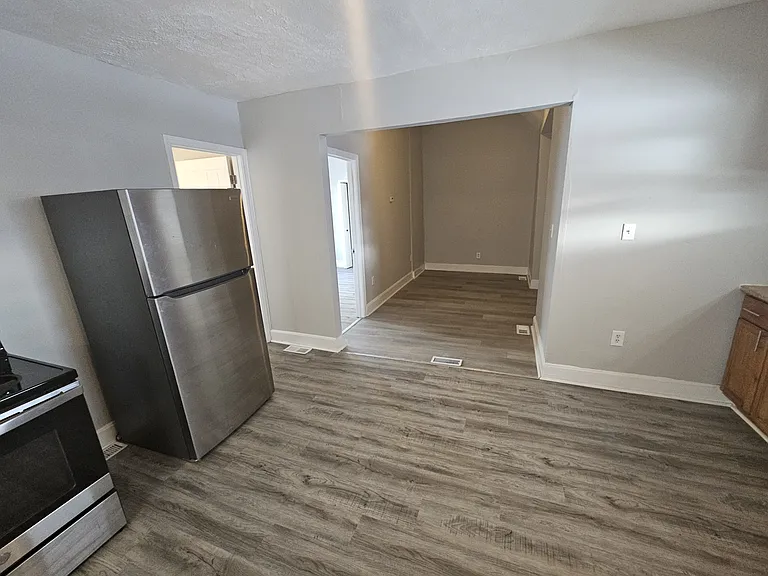 3204 West 73rd Street - Downstairs — Photo 11