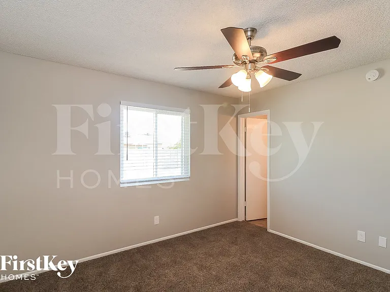 2604 E Boston St — Photo 10