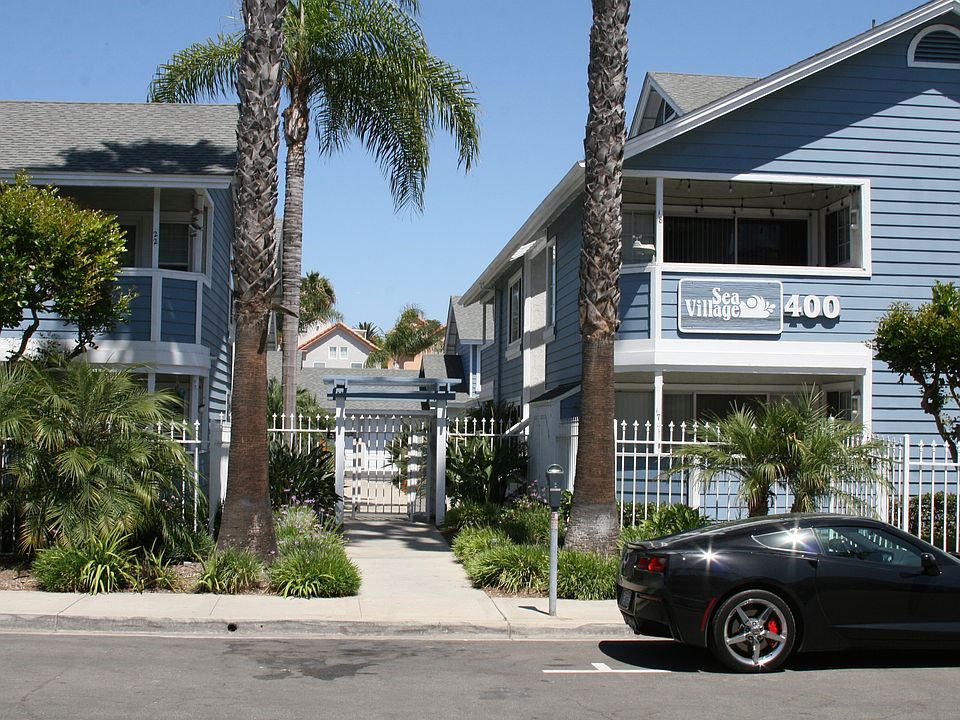 Main walk in to community