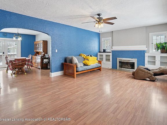 2nd image of 405 State St