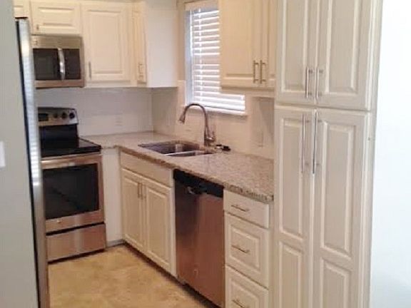 4th image of 3100 Fairfield Ave #S1-a