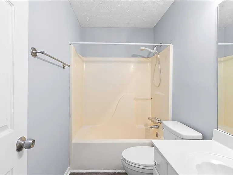 2110 Racquet Club Cir — Photo 16