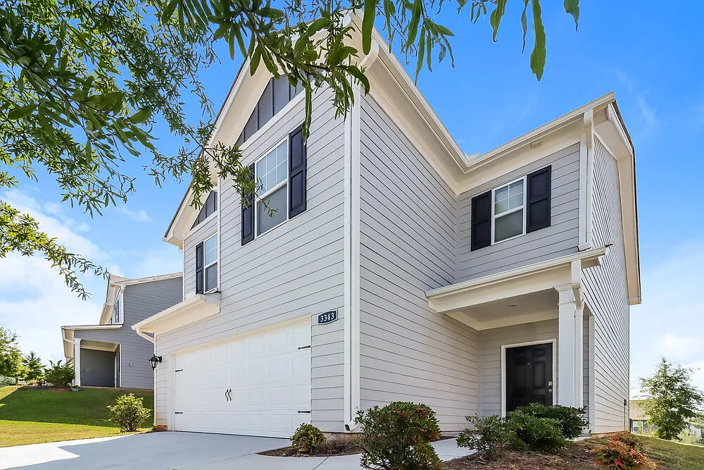 3 bed, 2.5 bath, 1915 sqft, $2,095 — Photo 4