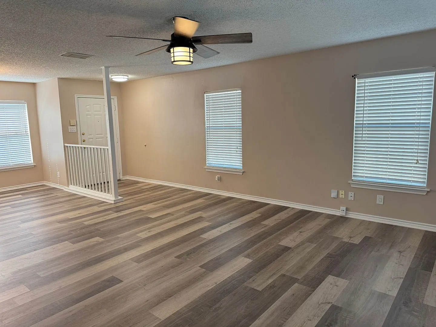 Welcome home to 8290 Morning Grove! — Photo 4