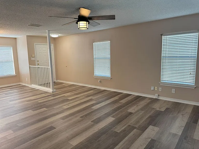 8290 Morning Grv — Photo 5