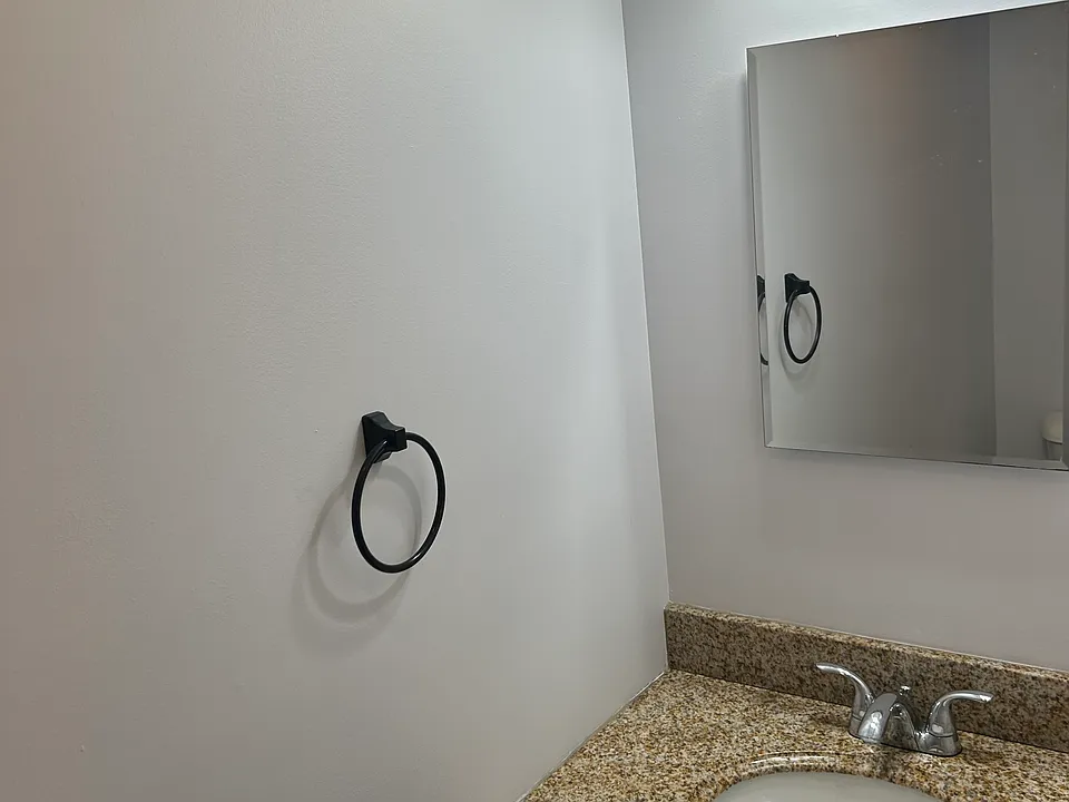 1st floor 1/2 bath