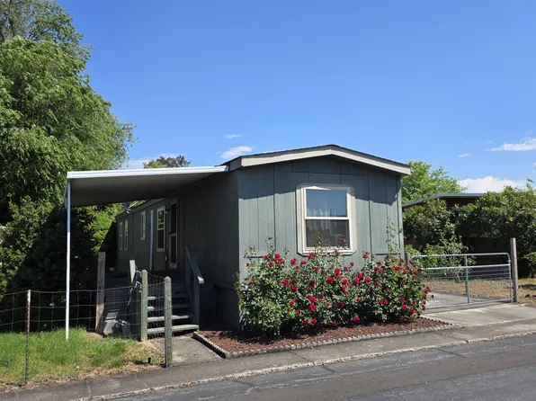 301 Freeman Rd Unit 30, Central Point, OR 97502