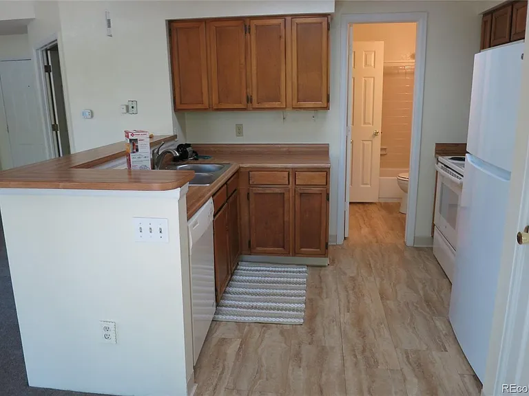 4811 White Rock Cir #D — Photo 5