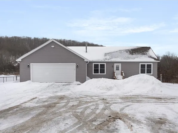 140 Bradshaw Rd, Dryden, NY 13053