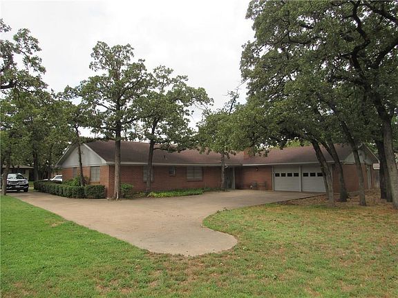 4th image of 1705 Hilltop Ln