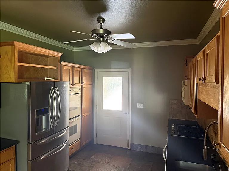 11073 Club House Pkwy — Photo 31