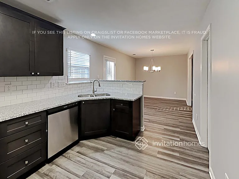 904 Grass Hollow Ct — Photo 8