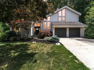 30462 Knighton Dr, Farmington Hills, MI 48331