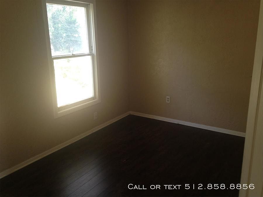 1st image of 1104 N Lbj Dr