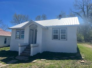 613 1st St, Cabool, MO 65689