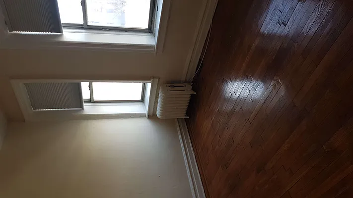 Rented by Smart NY Realty LLC | media 8