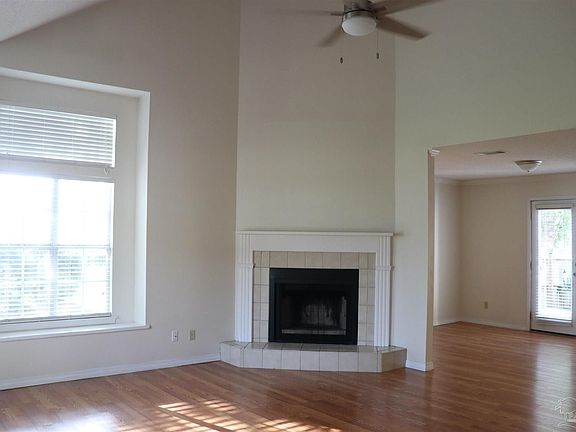 3rd image of 3470 Goldenwood Way