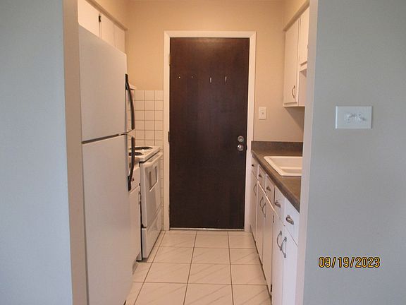 3rd image of 15724 Terrace Dr Unit 3