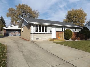 7118 Cambridge St, Bridgeview, IL 60455