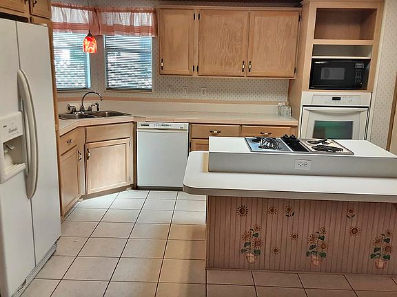 2nd image of 986 E Palm Valley Dr #747