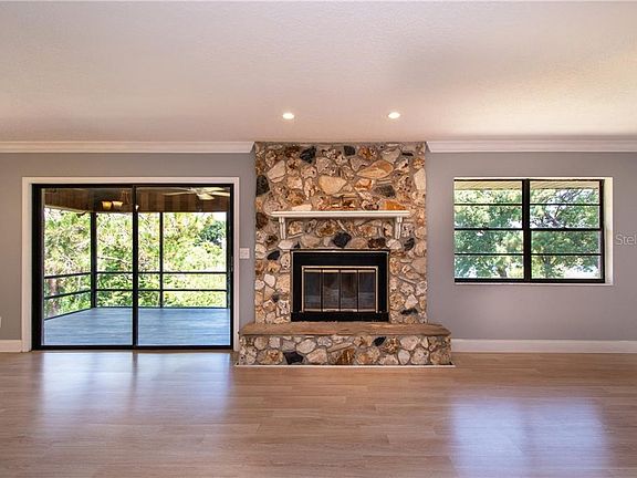 4th image of 680 Shady Nook Dr