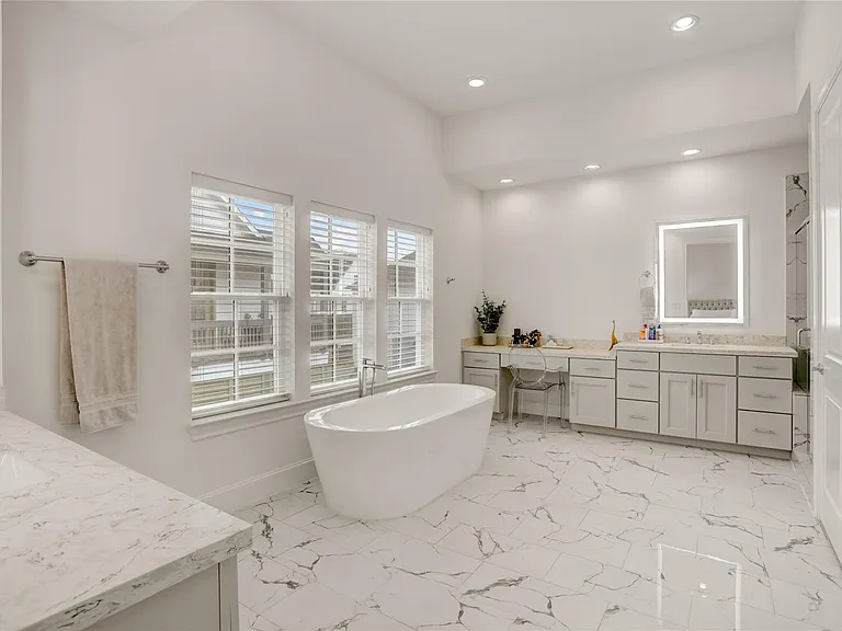 630 Delmar St — Photo 19