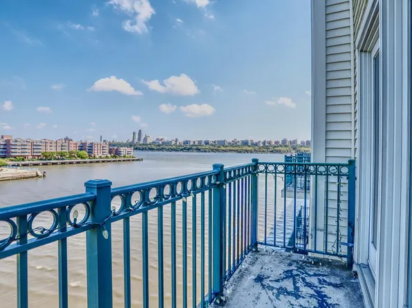 340 The Promenade image 8 of 20