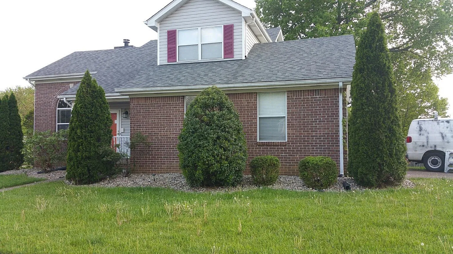 4 bed, 2.5 bath, 2200 sqft, $2,599 — Photo 2