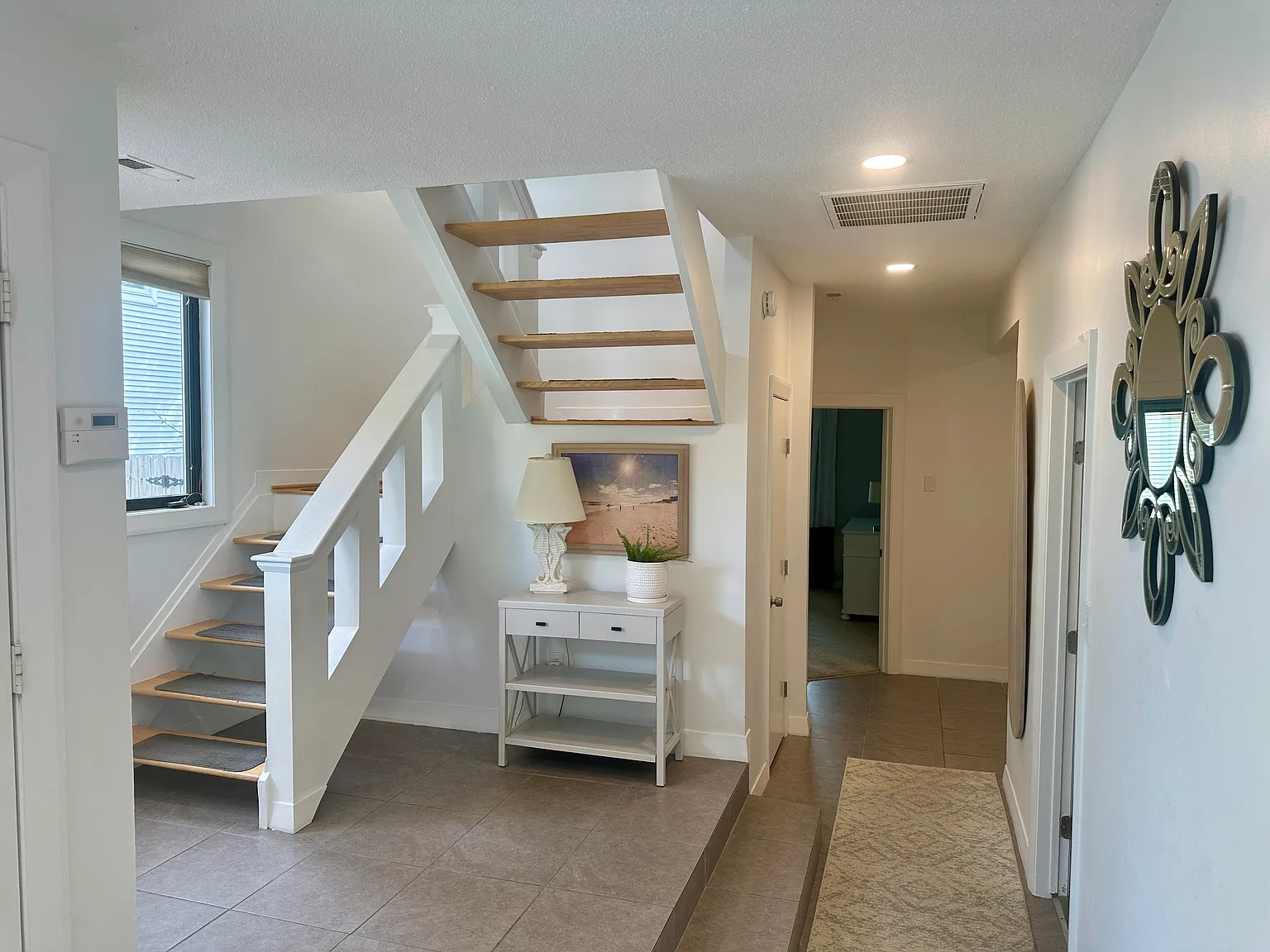 4 bed, 2.5 bath, 3000 sqft, $4,000 — Photo 4
