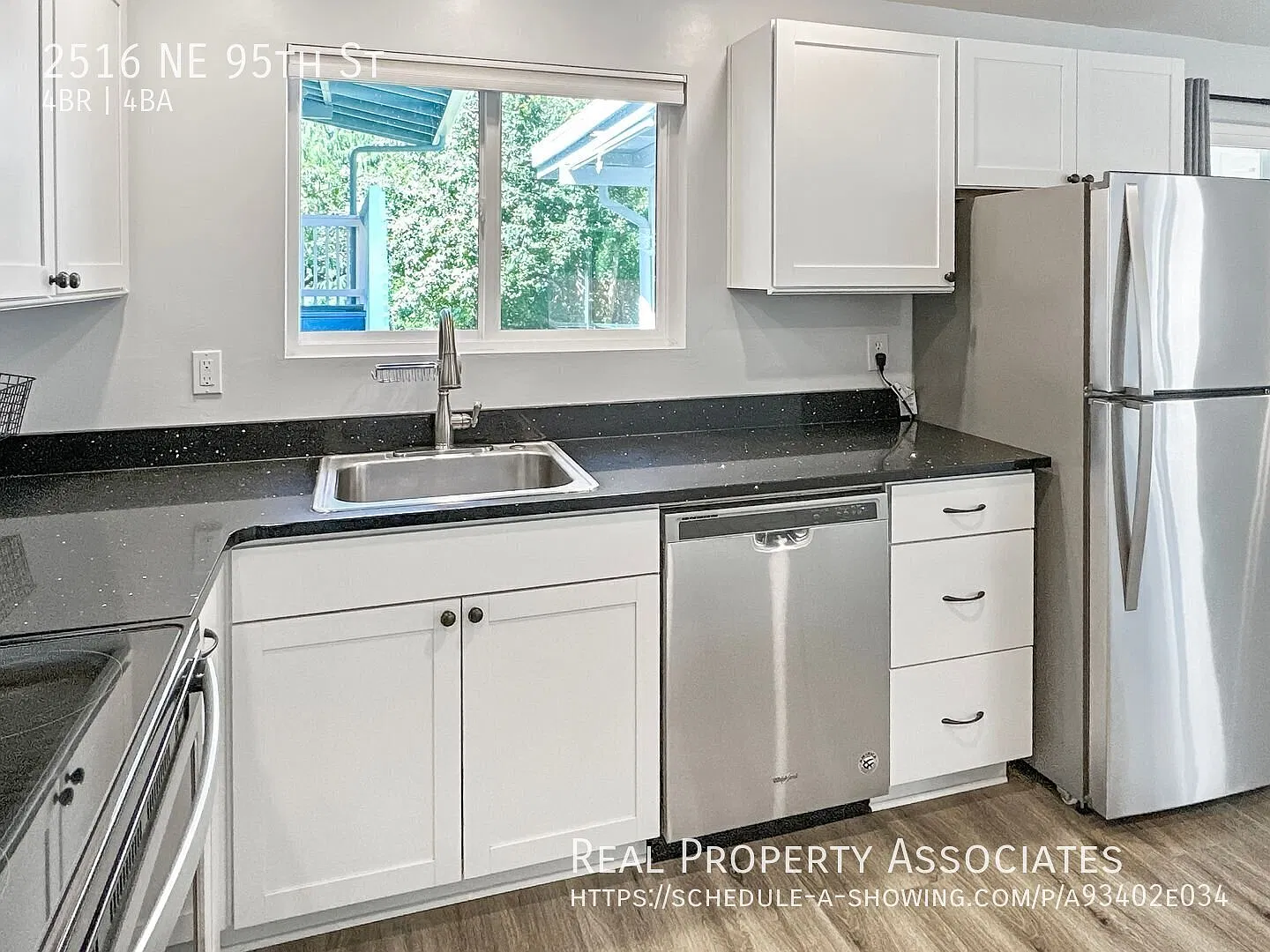 Pet-Friendly 4 Bed + Bonus / 4 Bath with Fenced Yard, Two Primary Suites in Wedgwood — Photo 4