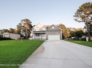 217 Grand Central Pkwy, Bayville, NJ 08721