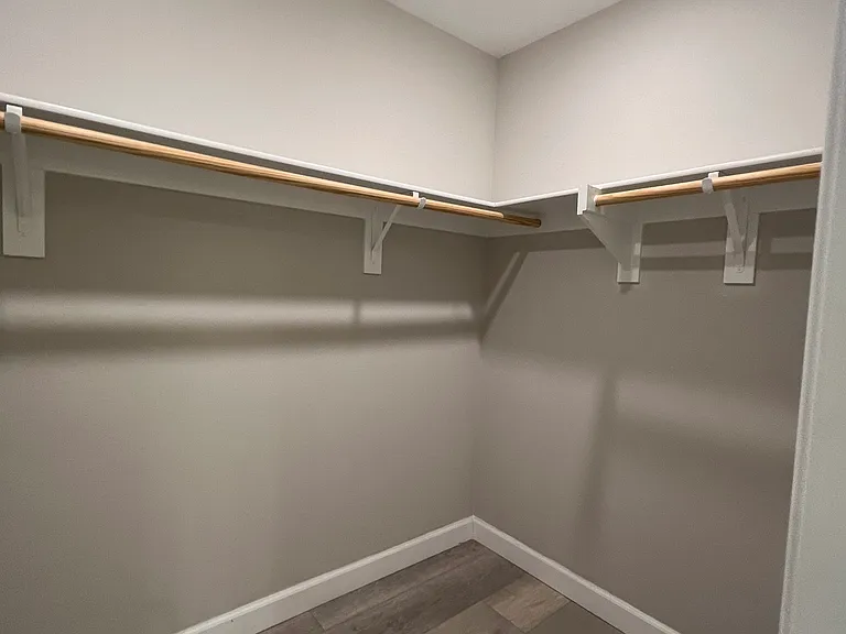 907 Slate St — Photo 12