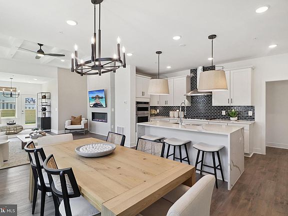 2nd image of 6057 Sunstone Ln