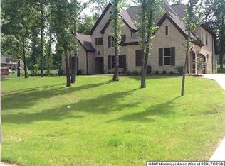 1782 Scout Cv, Nesbit, MS 38651