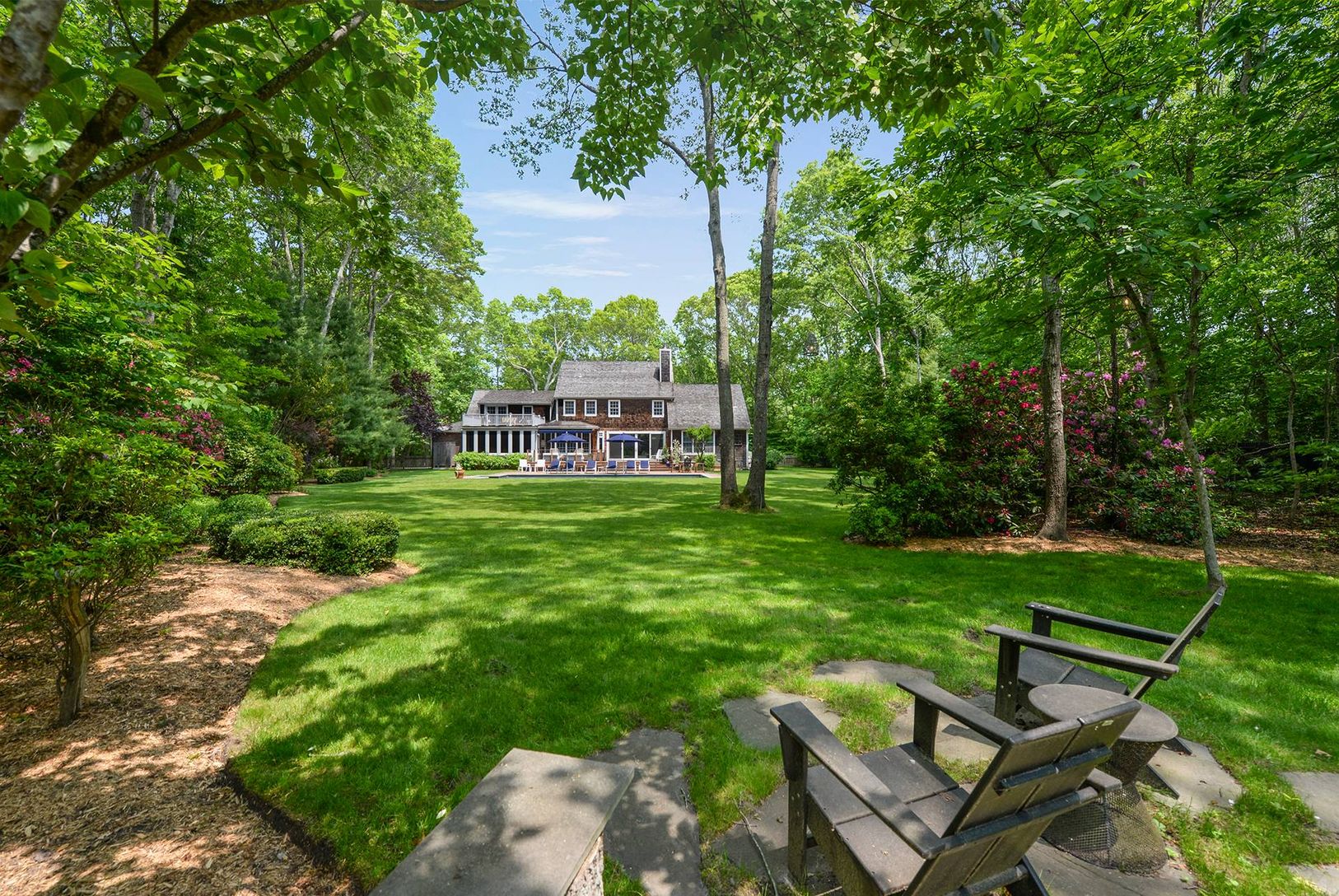  Expansive Yard