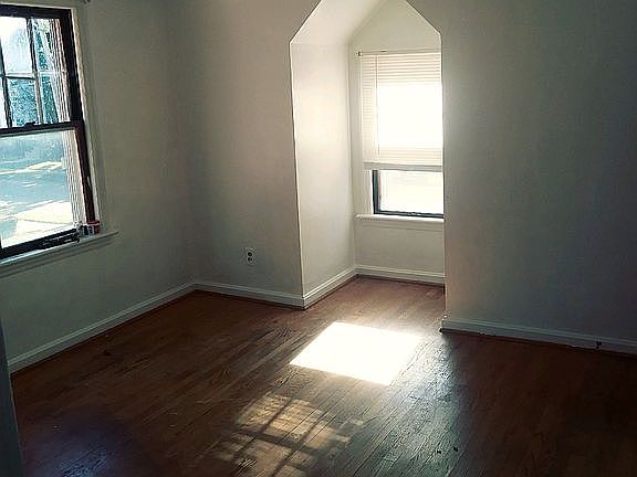 5th image of 2416 Elsmere Ave