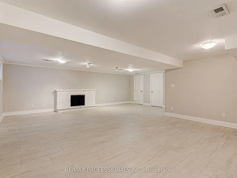 64 Ravensbourne Cres — Photo 20
