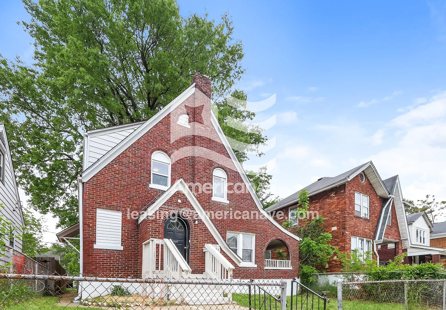 3 bed, 1.0 bath, 1500 sqft, $1,097 — Photo 2