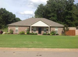 169 Little Brook Ln, Jackson, TN 38305